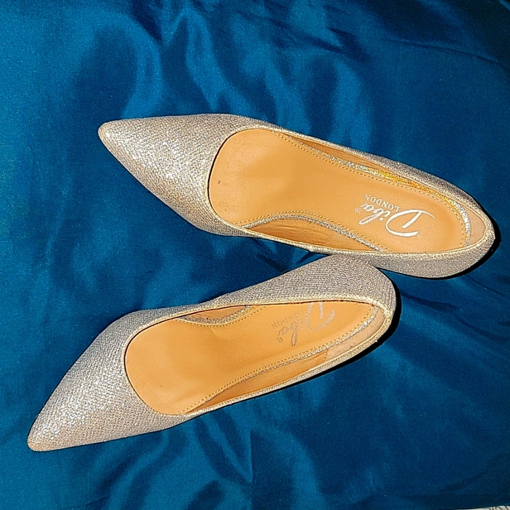 Silver size 9M Diba London heels